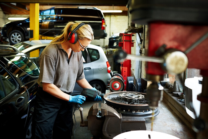 Car Repairs: Is Fixing My Car Worthwhile, or Is It Time for a Replacement? article header